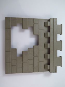 Mauer mit Durchbruch